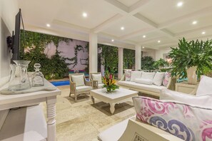 Property grounds - Modern style 3 bedrvilla, 12m pool, 700m beach (Bali)