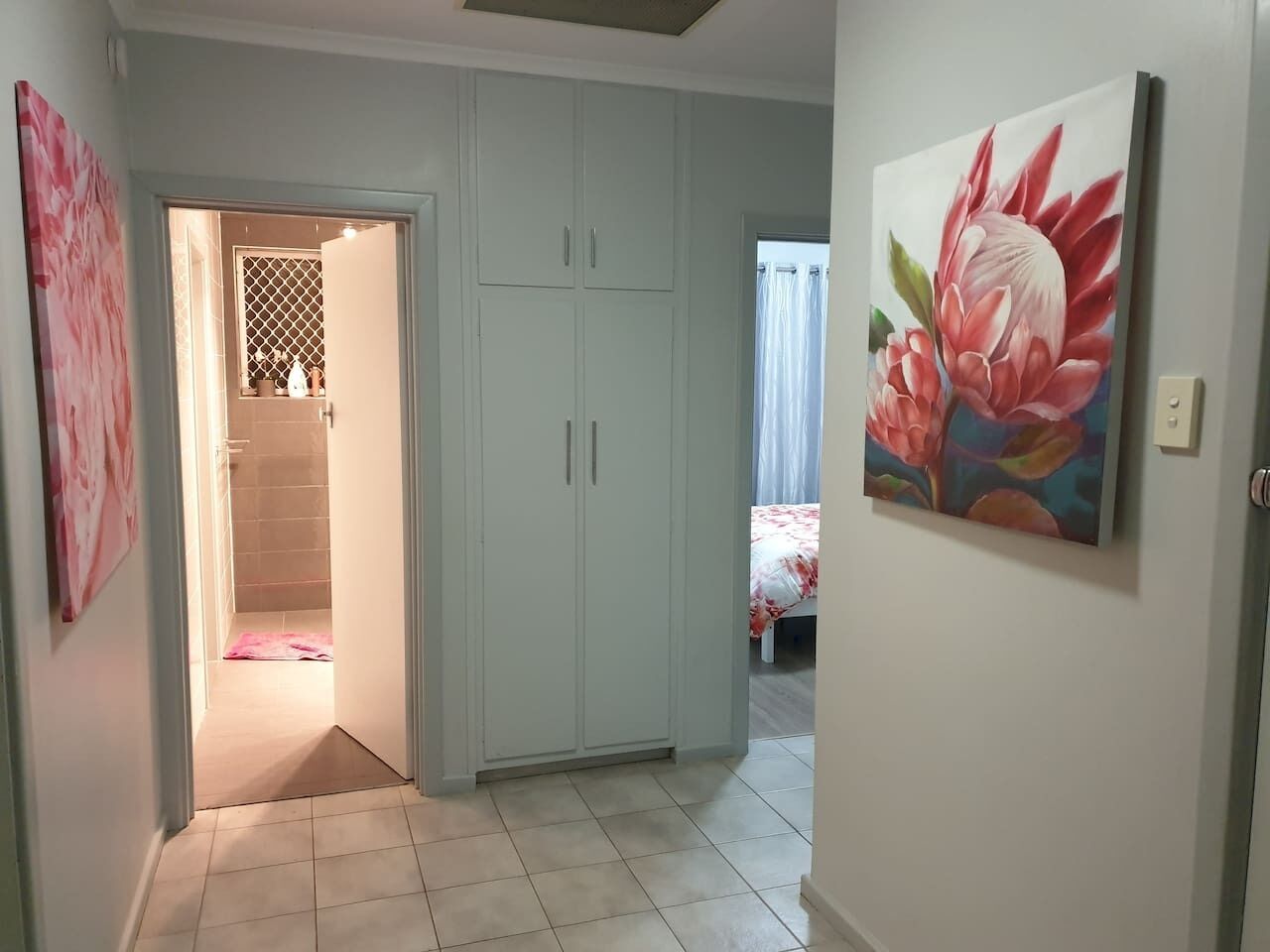 3 bedrooms, desk, iron/ironing board, free WiFi