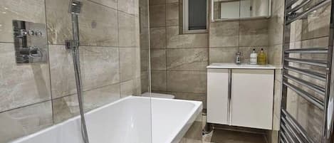 Studio | Bathroom