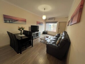 Smart TV - Beach side holiday unit (Semaphore Park)