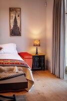 Luxury House, 2 Bedrooms | Individually decorated, individually furnished, desk, laptop workspace