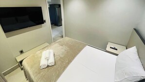 Leilighet | Senger med overmadrass, strykejern/-brett, wi-fi (inkludert) og sengetøy