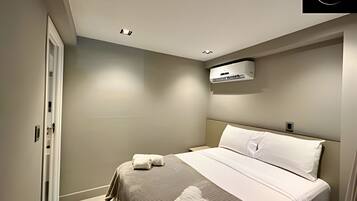 Apartment | Pillowtop beds, iron/ironing board (on request), WiFi (free), bed sheets