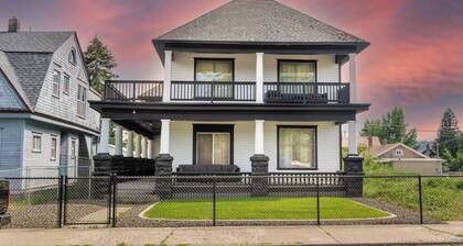 Historic 2 KING BED, 1 Bath Near Downtown Spokane!