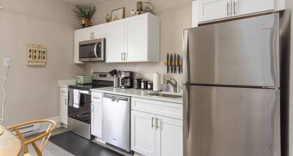 Historic 2 KING BED, 1 Bath Near Downtown Spokane!