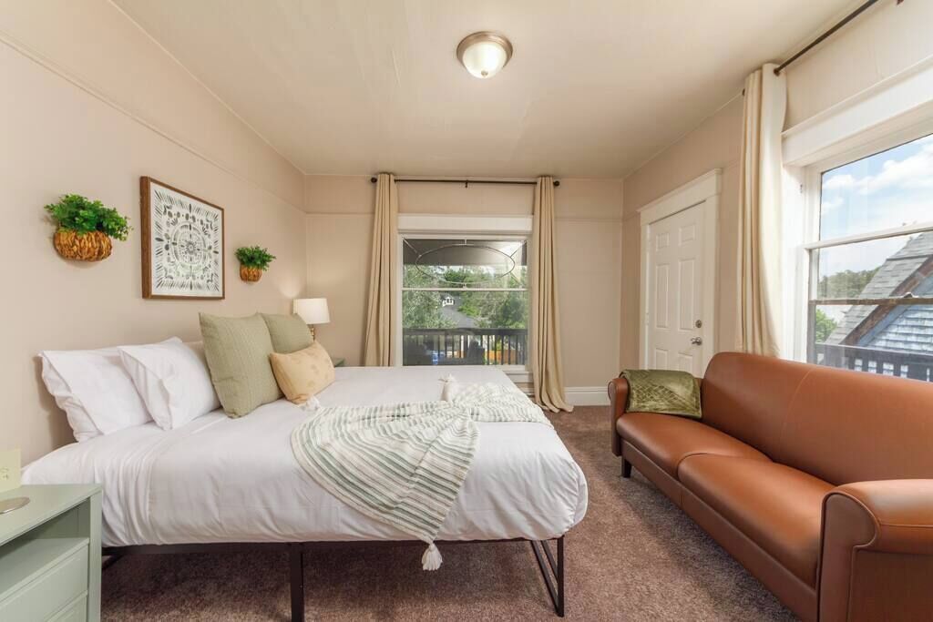 2 slaapkamers, een strijkplank/strijkijzer, wifi, beddengoed