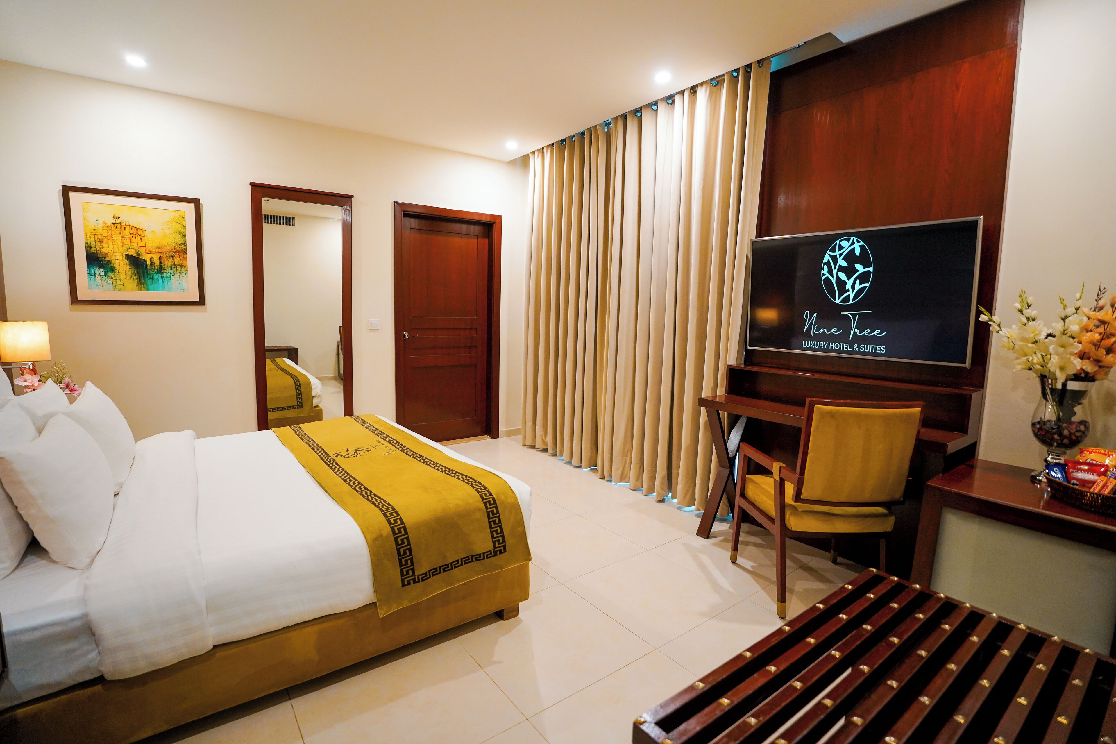 In-room safe, individually decorated, individually furnished, desk