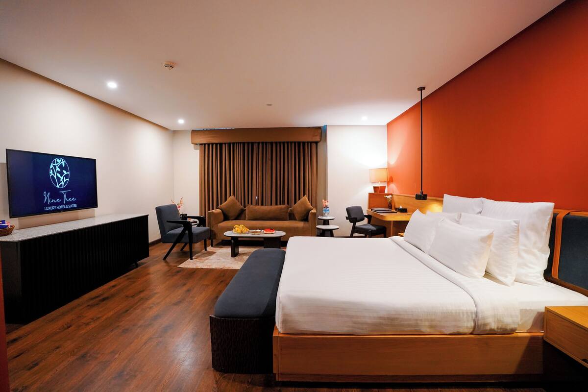 In-room safe, individually decorated, individually furnished, desk