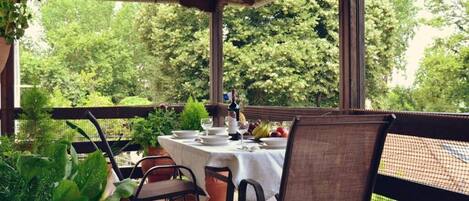 Outdoor dining