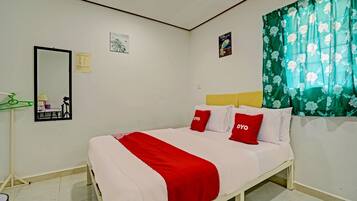 Deluxe Double Room | Desk, laptop workspace, free WiFi, bed sheets