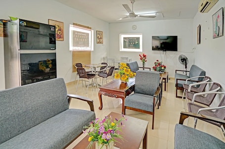 Lobby. Capital O 90423 Teratai Chalet