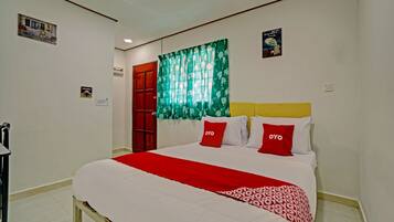 Deluxe Double Room | Desk, laptop workspace, free WiFi, bed sheets