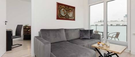 Een televisie en een kantoor