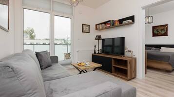 2 Schlafzimmer, Schreibtisch, Bügeleisen/Bügelbrett, Reisekinderbett