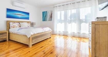 Beautiful 3 Bedrooms BNB between Airport and Sea