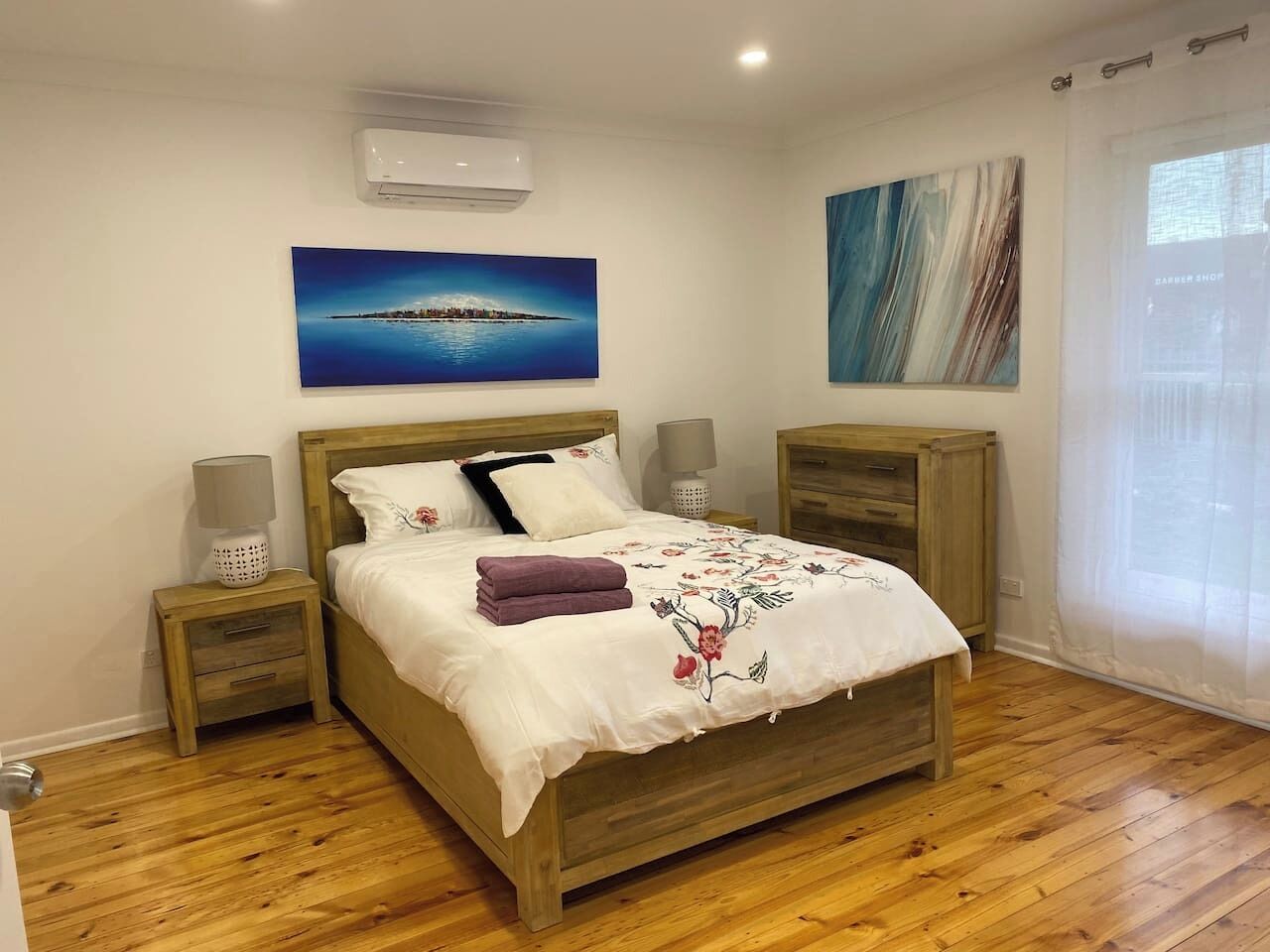 3 bedrooms, desk, iron/ironing board, free WiFi