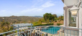 Perfect For Large Groups -Pool & Spa, Great Views!