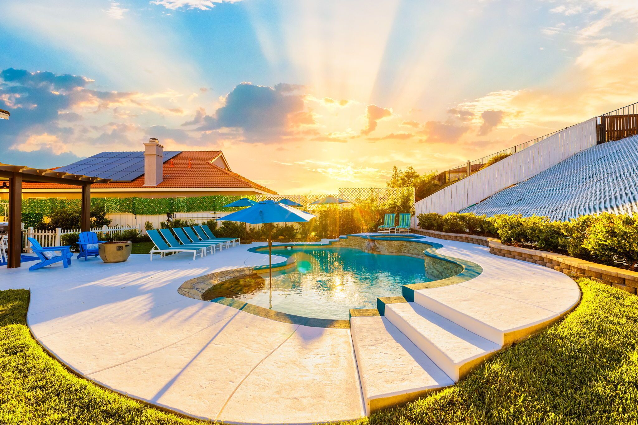 15% OFF AUG  -Beautiful Amenities W/Pool+Jacuzzi,Large Back Yard