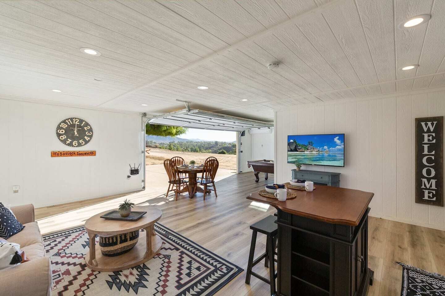 المنشأة من الداخل