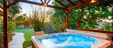 Outdoor spa tub