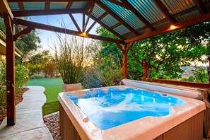 Bain à remous extérieur