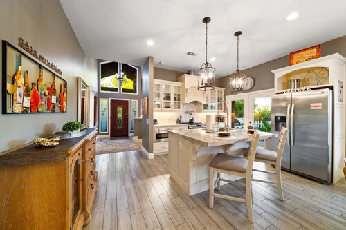 20% Off Feb! Amazing Reviews, Wineries, Hot Tub!