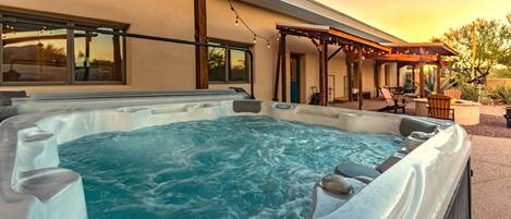 Outdoor spa tub
