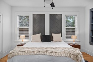 4 habitaciones, tabla de planchar con plancha, wifi y ropa de cama 