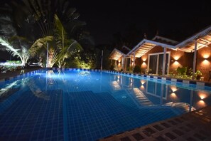 Outdoor pool - HOTEL Golden Rice (Candolim)