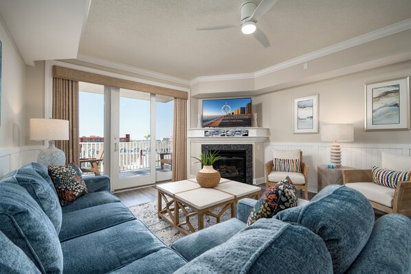 TV, DVD player - Luxury condo directly on the boardwalk, sleeps 10 with indoor and outdoor pools! (Ocean City)
