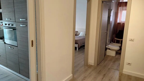 2 chambres, fer et planche à repasser, Wi-Fi, draps fournis