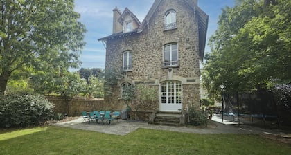 Villa Colombe - Les Demoiselles à Versailles