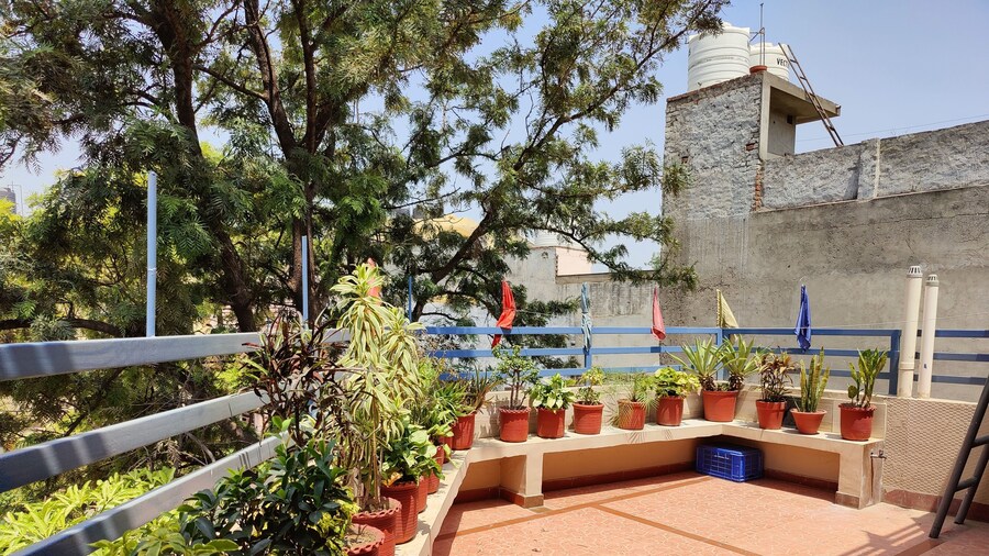 Harish Guest House -Railway Station Road