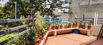 Harish Guest House -Railway Station Road