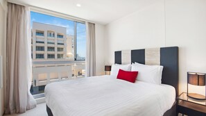 2 habitaciones, escritorio, tabla de planchar con plancha y wifi gratis