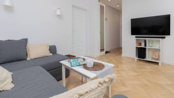 Apartment, 1 Bedroom, Balcony | Living area