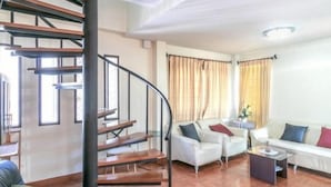 Family Room, 2 Bedrooms, 2 toilets, 1 bathroom, 2 living rooms, Hill View - Maesa Greenery Hill (Mae Rim)