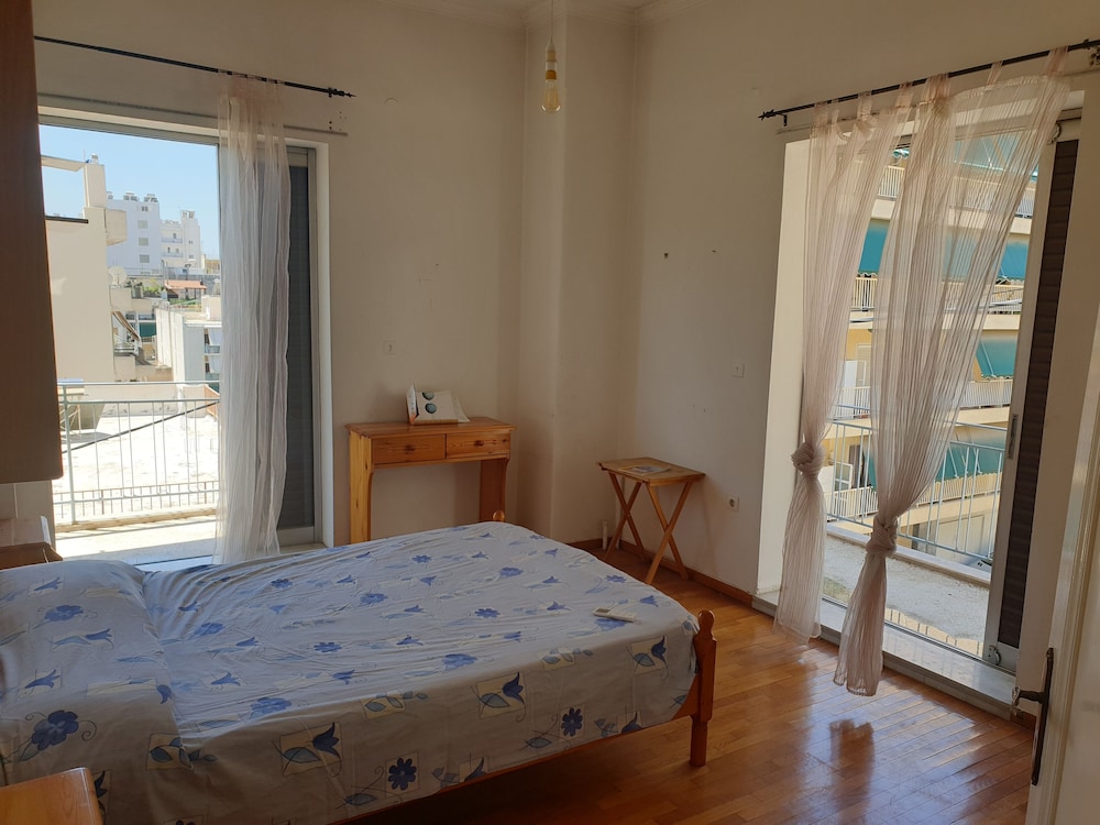 Cozy Large Apartment Near Ampelokipoi Athens Vrbo