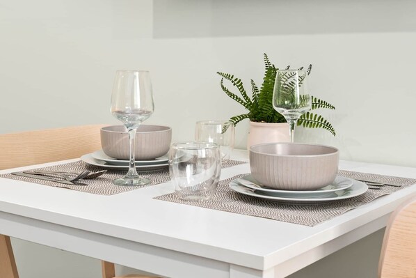 Dining - Newly Renovated! 1 Bdr Apt w/ AC! Parking! 5144D1 (Sunnybank)