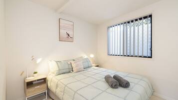 2 bedrooms, desk, iron/ironing board, free WiFi