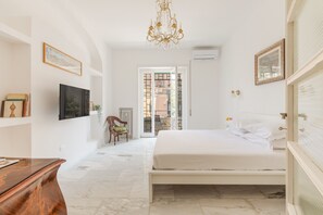 5 chambres, fer et planche à repasser, Wi-Fi gratuit, draps fournis