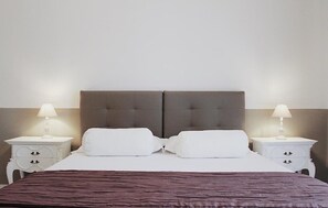 2 bedrooms, desk, iron/ironing board, travel cot