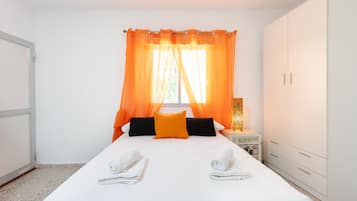 Iron/ironing board, free WiFi, bed sheets