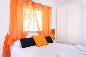 Fer et planche à repasser, Wi-Fi gratuit, draps fournis