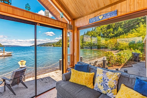 Hood Canal Waterfront w/ Hot Tub & Dock