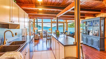 Frigorifero, microonde, forno, lavastoviglie