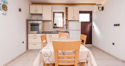 Ferienhaus mit einem Schlafzimmer in Sukosan