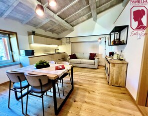 Executive Suite, 1 Queen Bed with Sofa bed, Non Smoking, City View | Private kitchen | Highchair - Nobilia Dimore - Suite & Spa (Pratovecchio Stia)