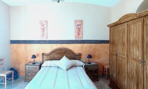 5 Schlafzimmer, Bügeleisen/Bügelbrett, Bettwäsche