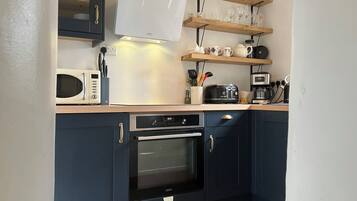 Réfrigérateur, micro-ondes, four, lave-vaisselle